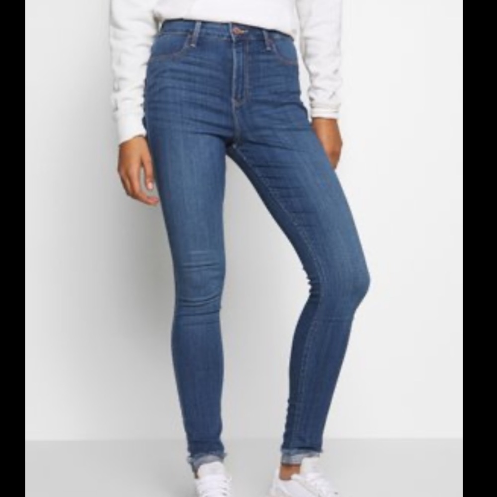 HOLLISTER HI-RISE SUPER SKINNY JEANS